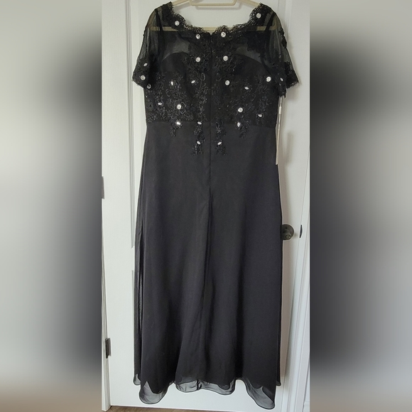 Black Formal Evening gown - Size 18 - NWT - Picture 3 of 4